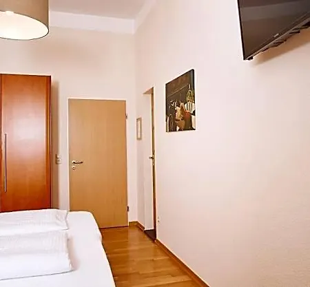 Daslenz Otel Bruttig-Fankel